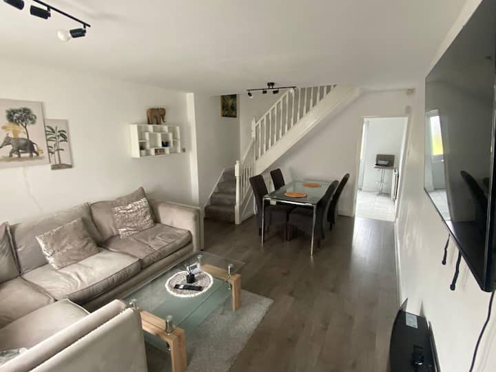 The Links, Close To Co Op & City Etihad - Oldham