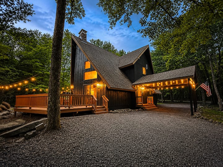 Weekday Deals | Treehouse | Game Loft | Poconos - Lake Harmony, PA