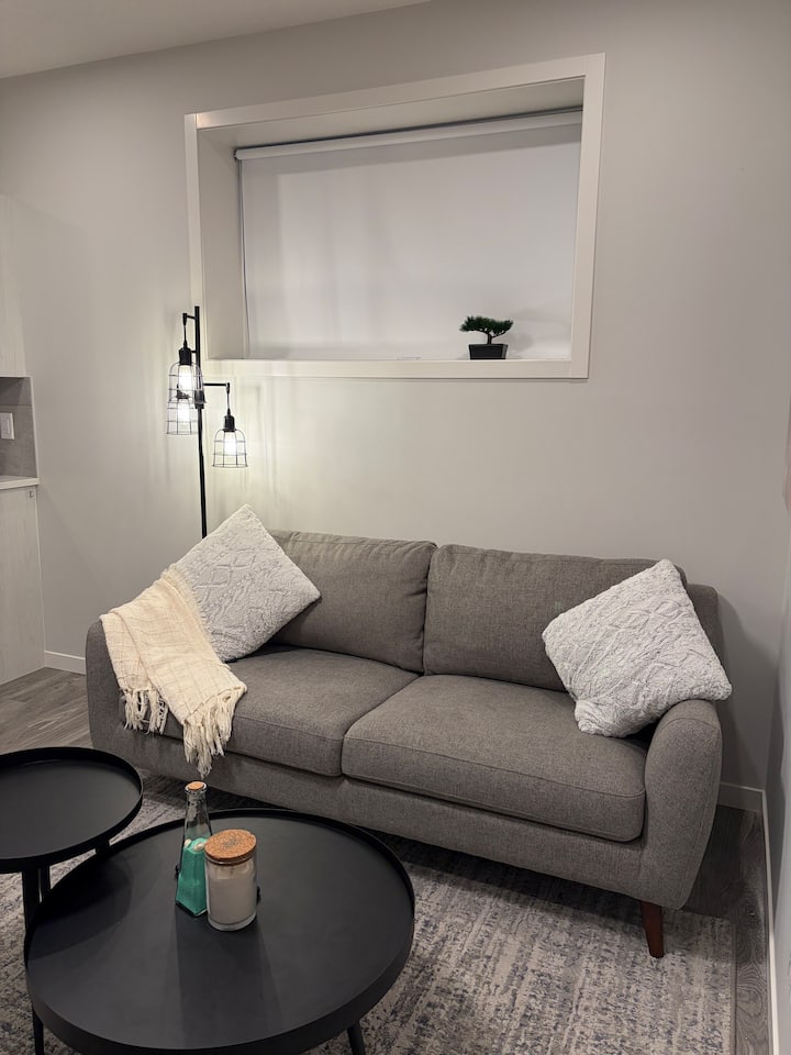 Summer Serene- 2br - Calgary