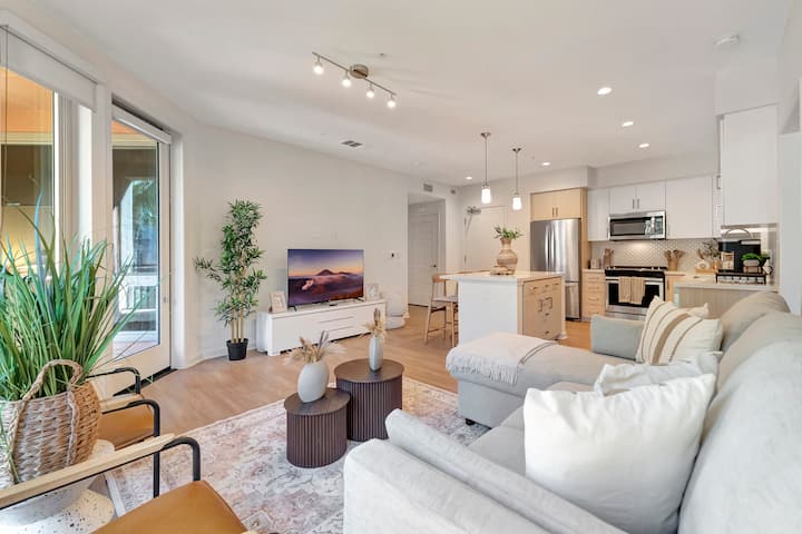 Brand New! Gorgeous & Clean 2br Apt W/ Pool & Gym - Irvine, CA