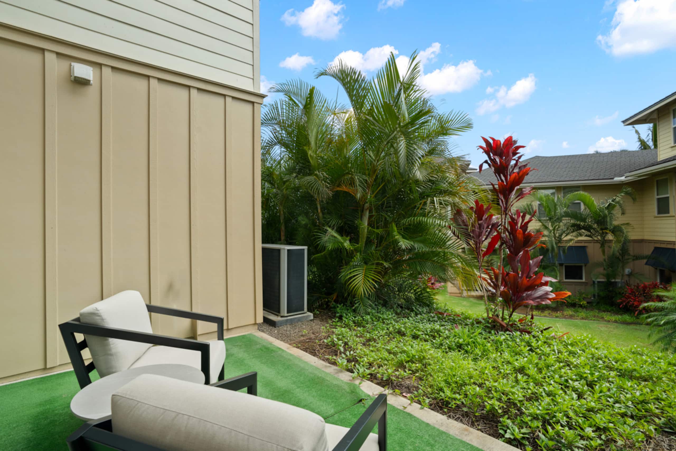 3BR Poipu condo, pool and beach gear - Image 30