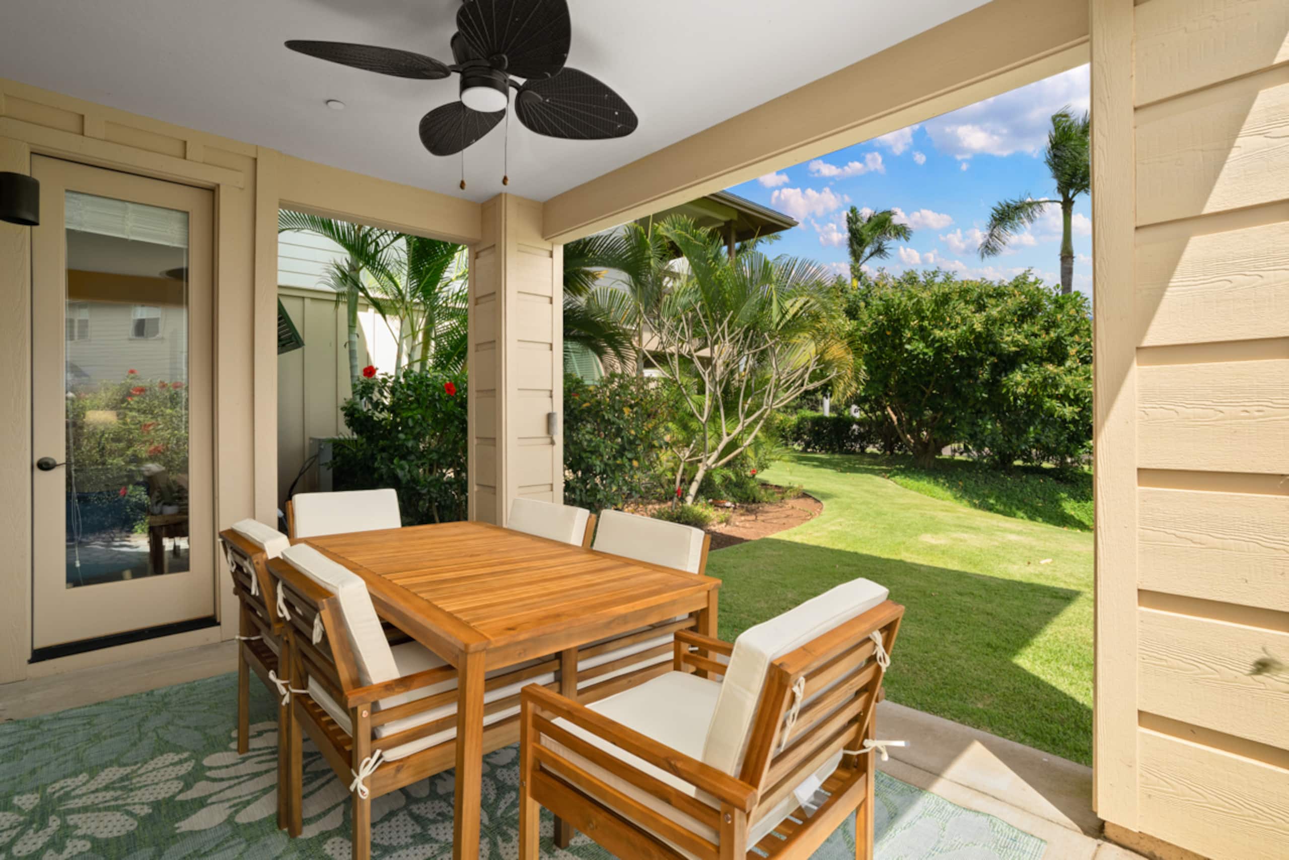 3BR Poipu condo, pool and beach gear - Image 2