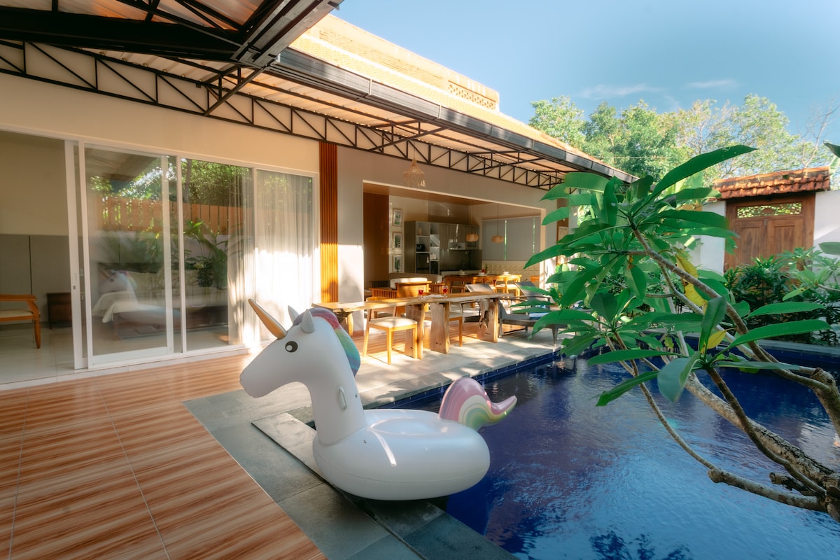 Villa in South Kuta · ★5.0 · 2 bedrooms · 2 beds · 2 private baths รายการ Airbnb เปรียบเทียบ