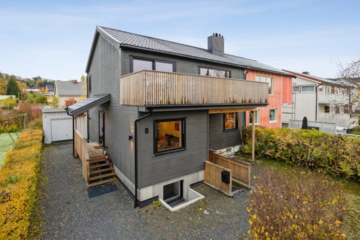 Vertikaldelt Enebolig Nardo - Trondheim