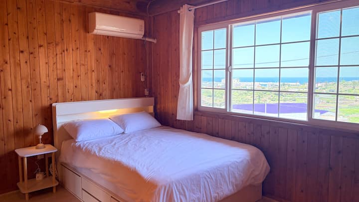 바다가 보이는 작은 침실

Small bedroom with ocean view
