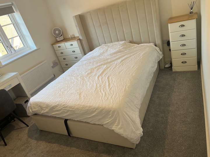 Lovely Modern Home - Towcester