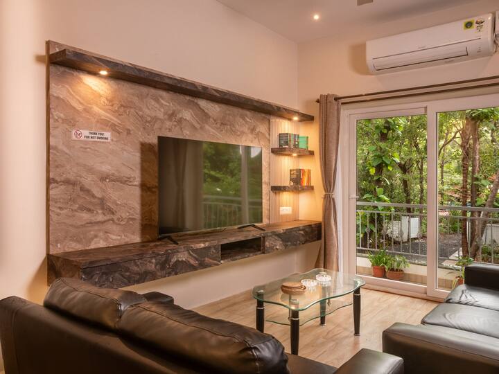 Living room image 1