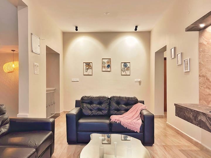 Living room image 5