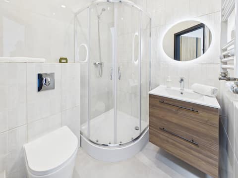 Popular Airbnb listing: Giserska Mini Studio C near Factory Ursus in Ursus