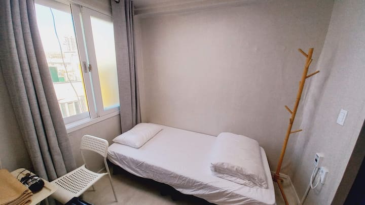 Bongcheon Stn 3min, Private Bath, Budget Stay - Seoul