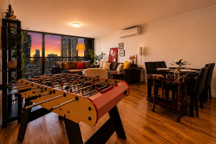 Modern 3br Skyline Retreat • Pool, Gym & Views - 멜버른