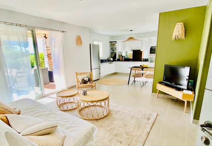 Casa Di Pinarello
Apt. 25
Les Hameaux De Pinarello - Porto-Vecchio