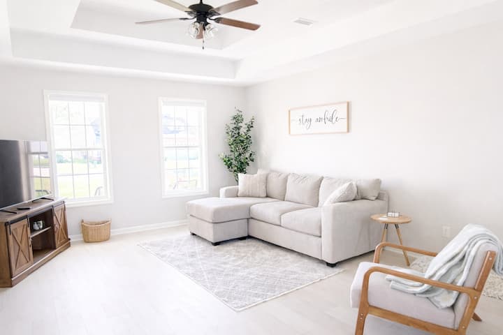 Southern Comfort - Quiet & Cozy Single-story 3br - Dothan, AL