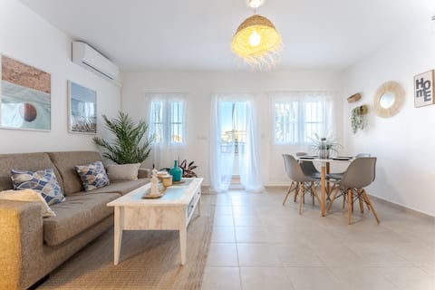 Top Airbnb: Regueral Beach Apt Ground floor with parking and terrace en Cambrils