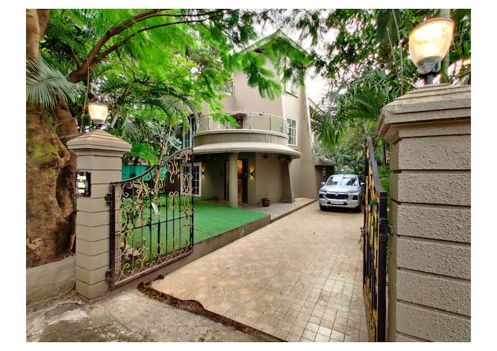 Zayaan Villa · Tropical Garden Private Pool · 3BHK Heritage · Lonavala · Sleeps 12 - 5