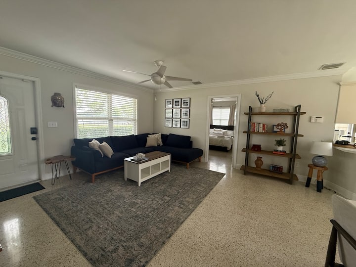 Relaxing Lake Home - Lake Worth, FL