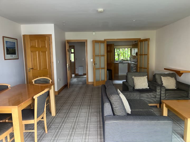 Scenic Golf Lodge Located In Fossa Killarney - 