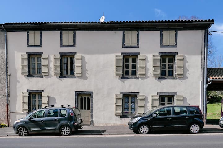 Maison 4 Chambres Avec Vue Château Et Jardin Clos - Pontgibaud