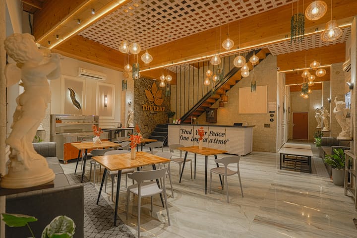 The Leaf Hotel, Boutique European Stay - ルディヤーナー
