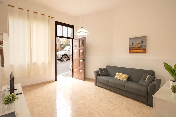 Vv Rubí 1  Centro Santa Cruz, 6 Minutes Walk Beach - Santa Cruz de La Palma