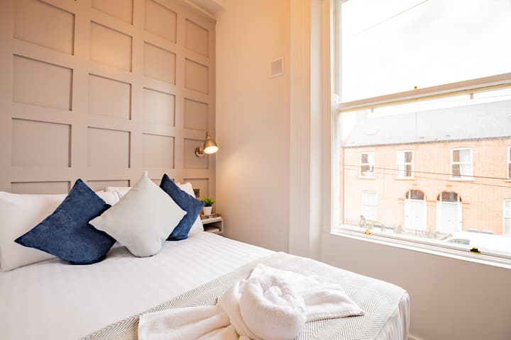 Modern Suite 47 Grove Park | Wifi & Tv - Dublin