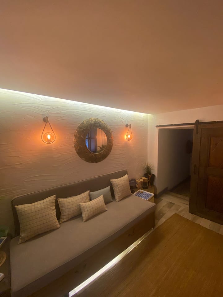 Stylish Boutique House • Central Designer Interior - 費特希耶