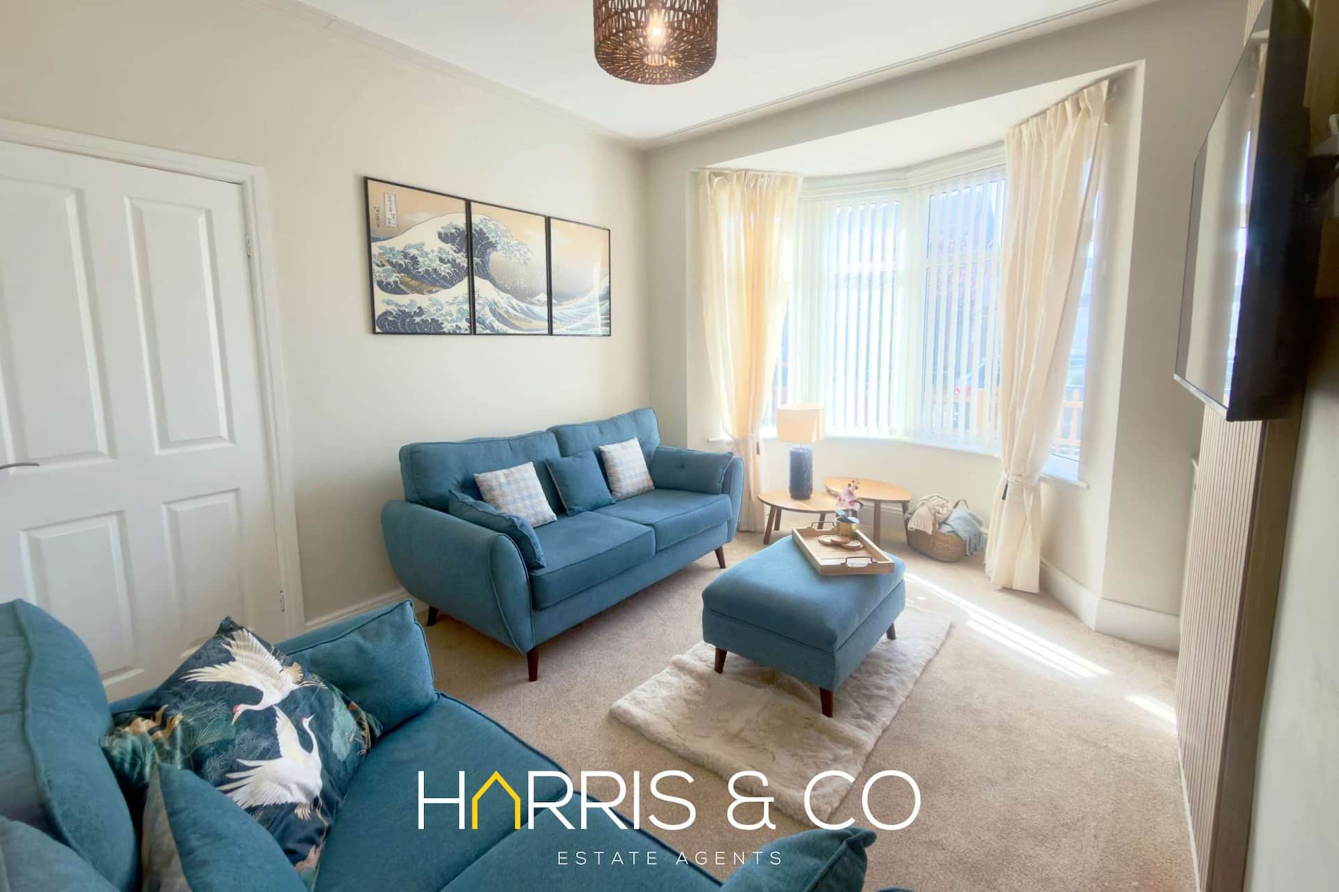 The Great Wave Retreat - Calm Costal Stay