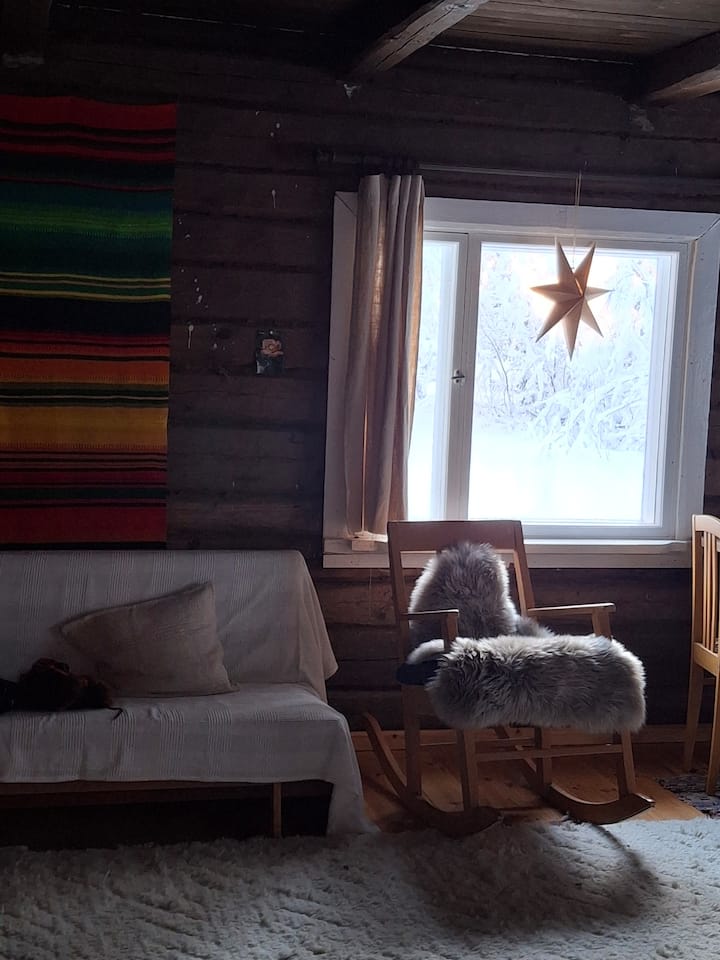 Hirsipiilo – Entinen Kansakoulu Luonnonrauhassa - Outokumpu