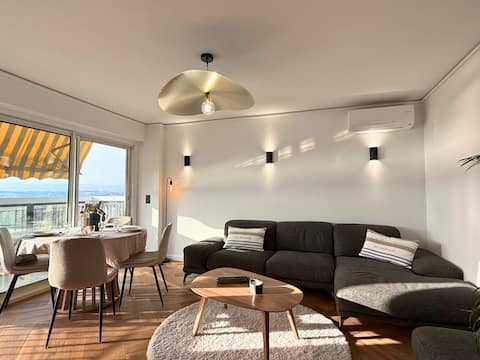 Popular Airbnb listing: Bright 2-bedroom Apartment Panoramic Sea View, Beach & Train Station 2 min in Saint Raphaël