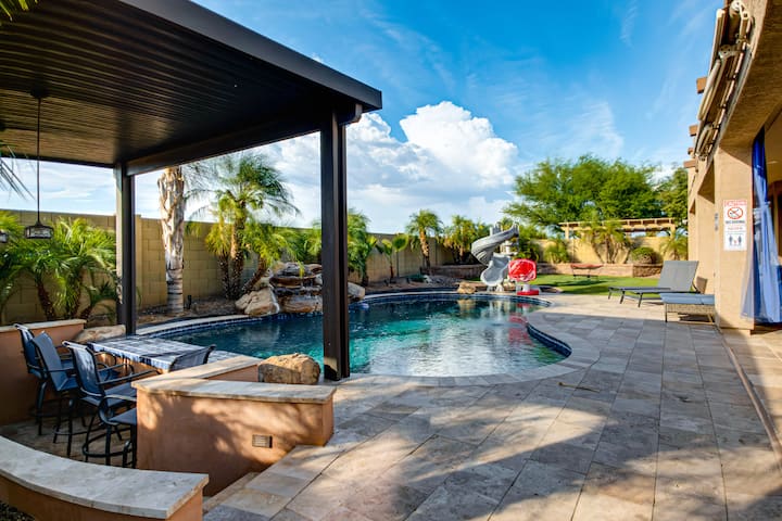 Swim-up Bar & Games! Ultimate Goodyear Group Stay - Goodyear, AZ