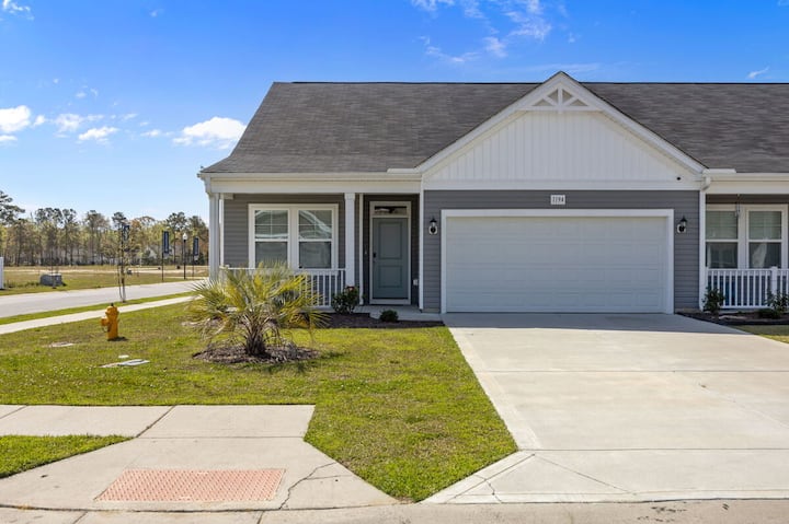 Seaside Chalet: Dog Friendly, 1st Floor Condo - Sunset Beach, NC