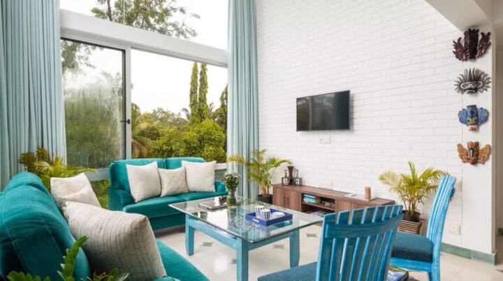 Living room image 7