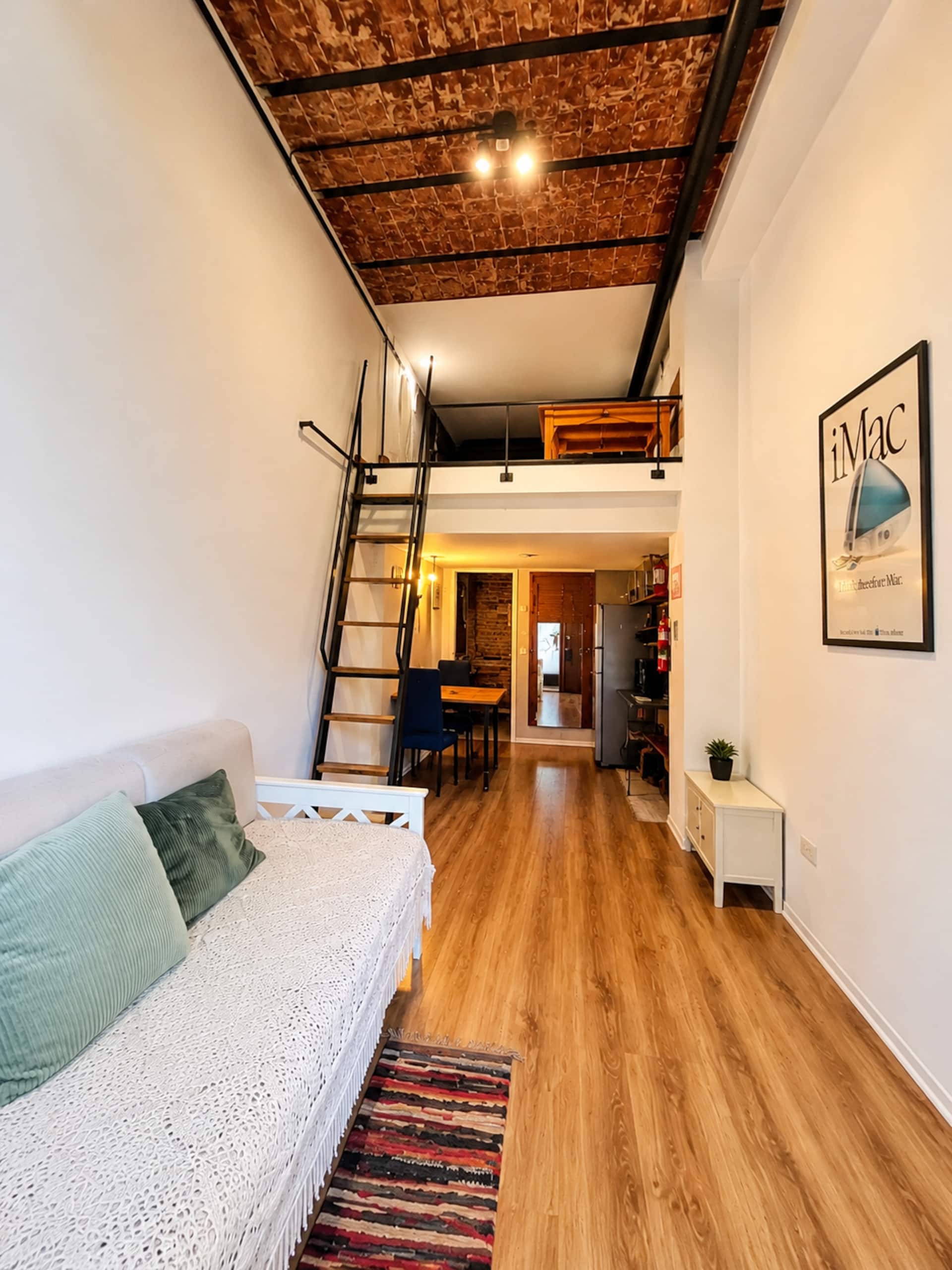 Tiny house apartment with mezzanine in Saavedra