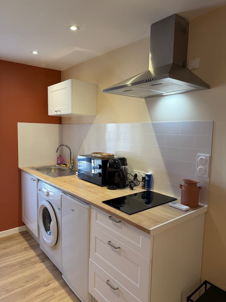 La Maison Cotta — Appartement ambiance désert en location à La Chapelle-Saint-Ursin, A71 Bourges