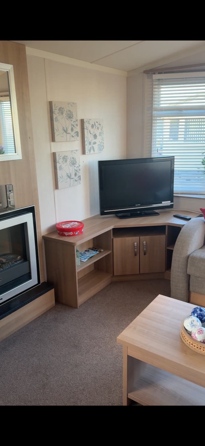 8 Berth 3 Bedroom Home From Home Static Caravan - Abergele