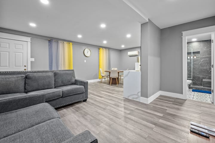 Relaxing 2br Stay In Prime Location | Free Parking - Houston