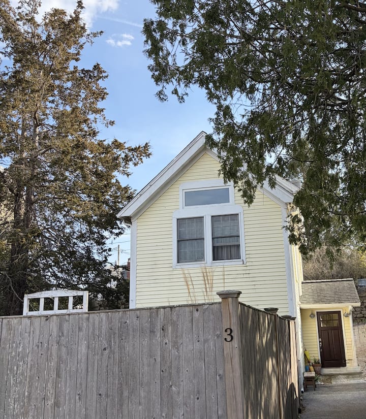 Beverly Farms - Cozy Seaside Village - Beverly, MA