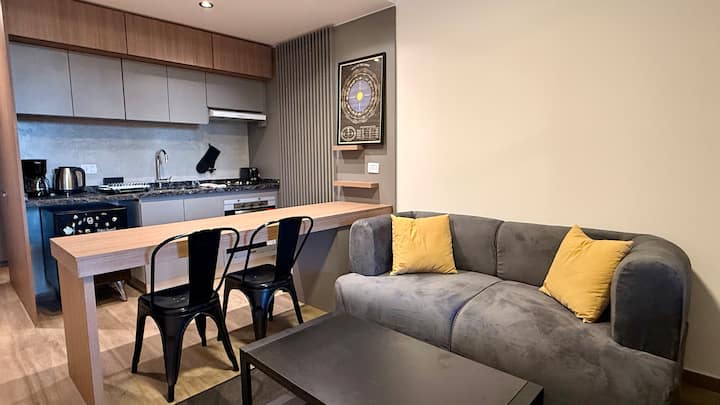Diseño & Confort En Pichincha | Loft Con Balcón - Rosario