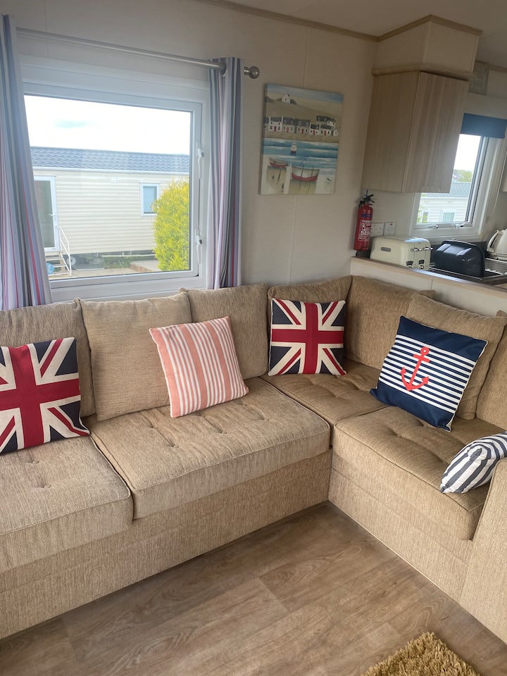 Sunny Decking In Sunny Saundersfoot - Pembrokeshire