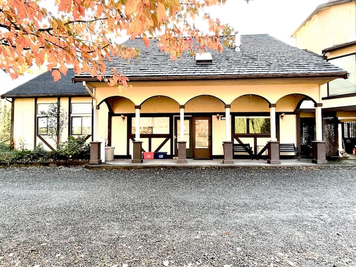 Double Bedroom Guest House At Rising Moon Meadows - Bellingham, WA