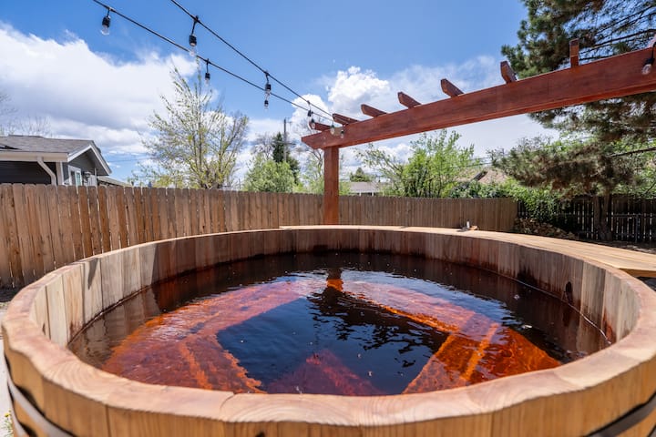 Cedar Hot Tub | 15 Min To Downtown & Red Rocks - Denver, CO