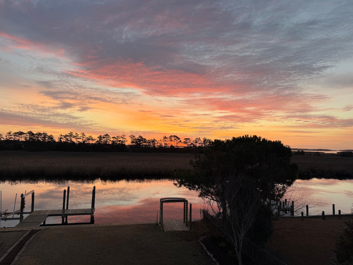 Serene Canal Retreat | Beach Access + Wildlife