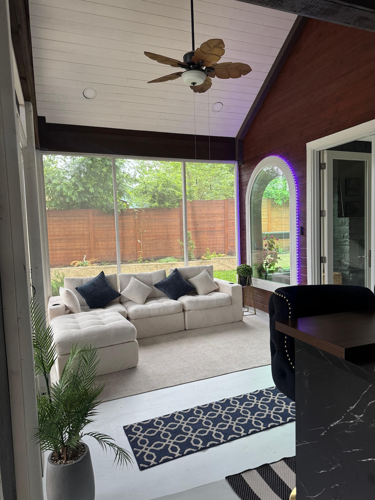 Stylish Austin Ranch |Hot Tub· Fire Pit ·Sleeps 10