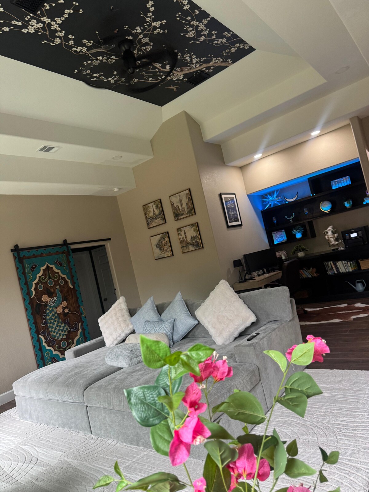 Stylish Austin Ranch |Hot Tub· Fire Pit ·Sleeps 10