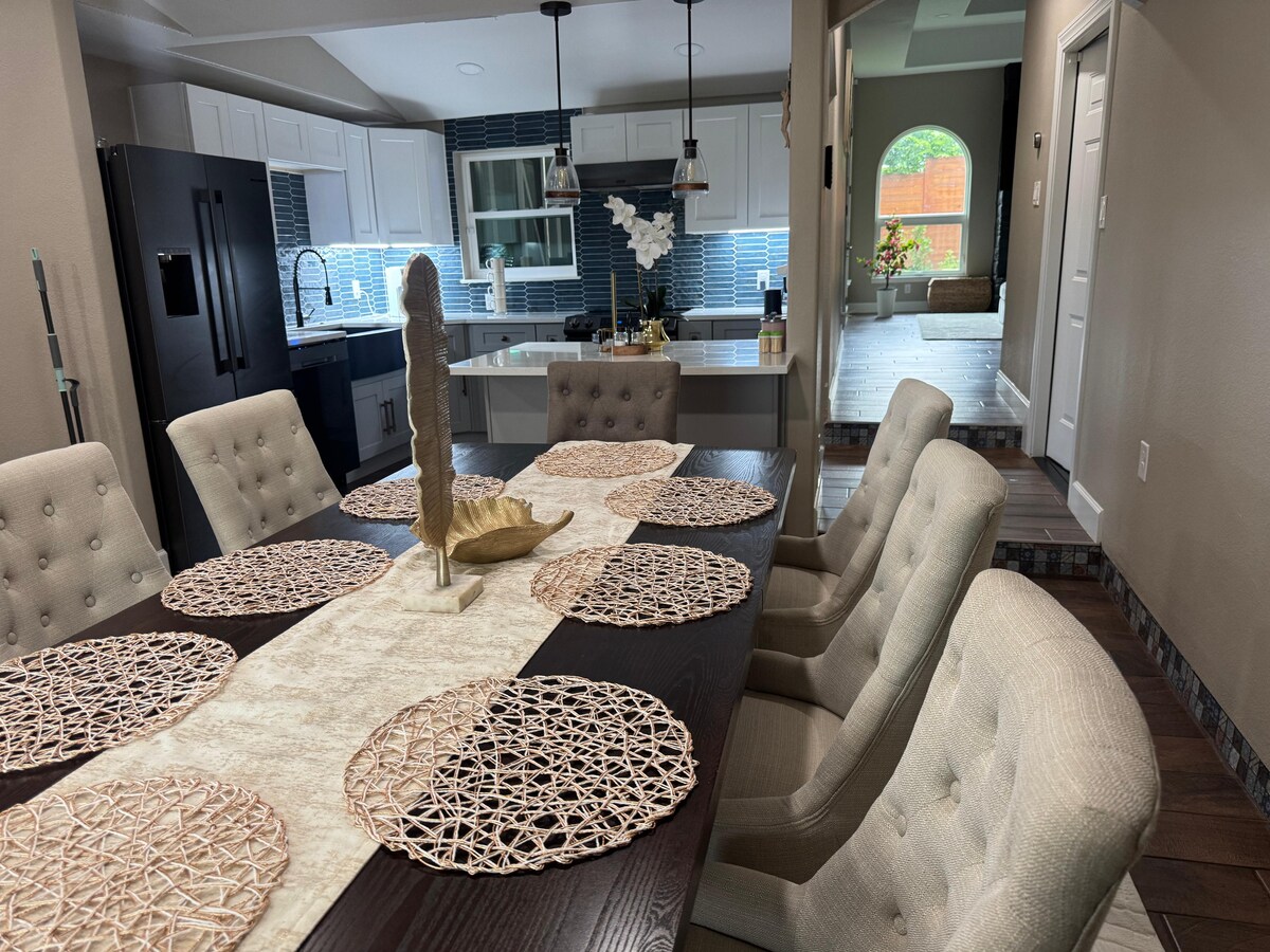 Stylish Austin Ranch |Hot Tub· Fire Pit ·Sleeps 10