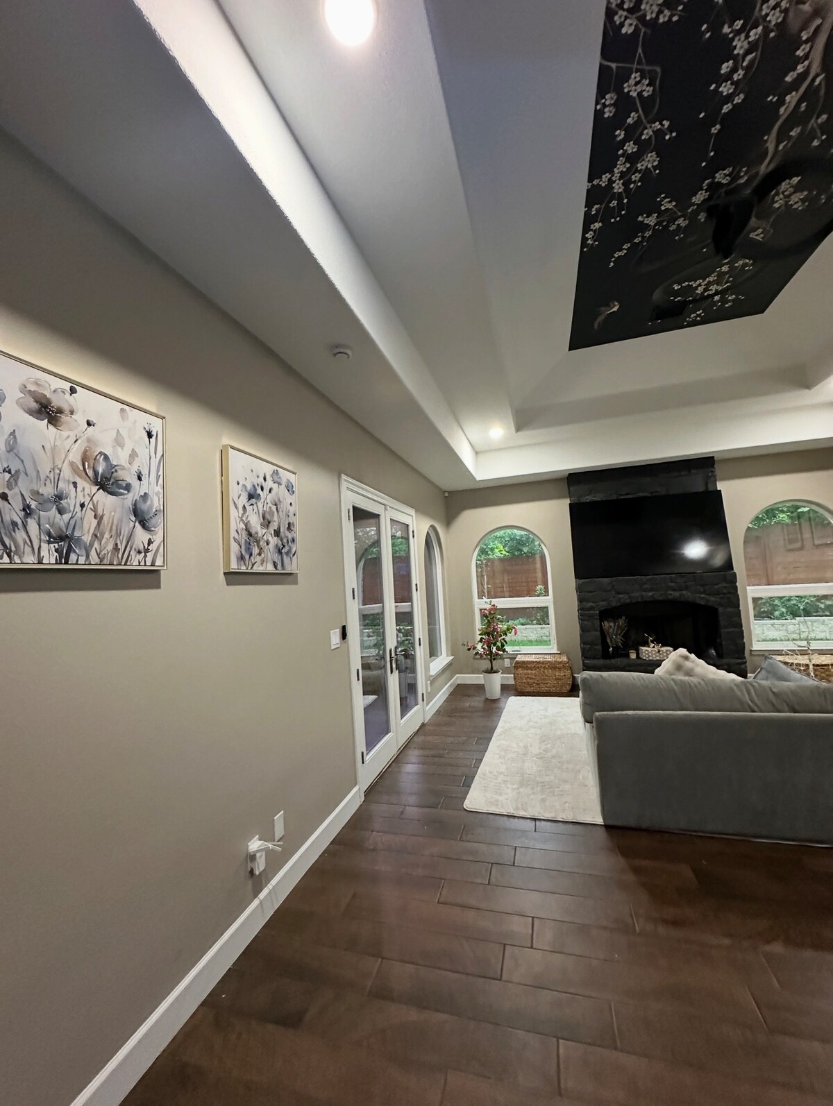 Stylish Austin Ranch |Hot Tub· Fire Pit ·Sleeps 10