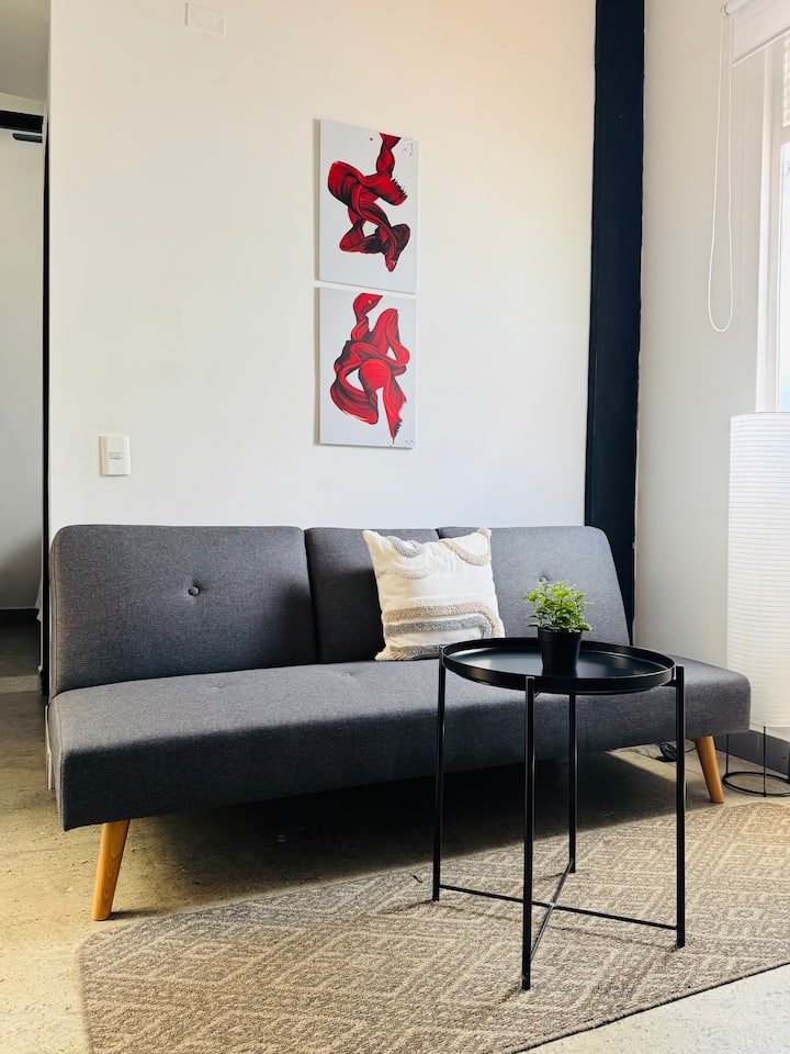 Cozy Private Studio/prime Location/a/c - Medellín