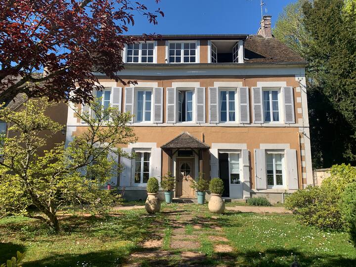 Grande Maison Familiale De Rêve / Piscine Chauffée - Auxerre