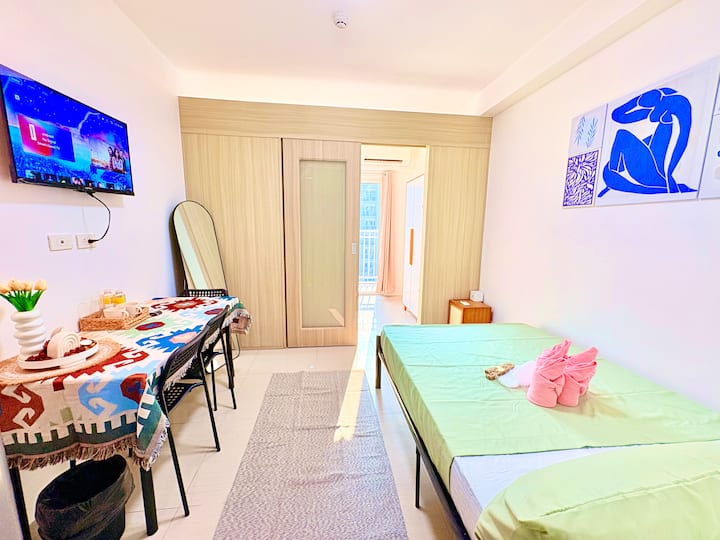 Green Haven • Poolside Condo At Shore - Ninoy Aquino Airport (MNL)
