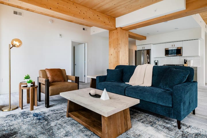 Landing | Incredible 2bd, Gym, Pool - 밀워키